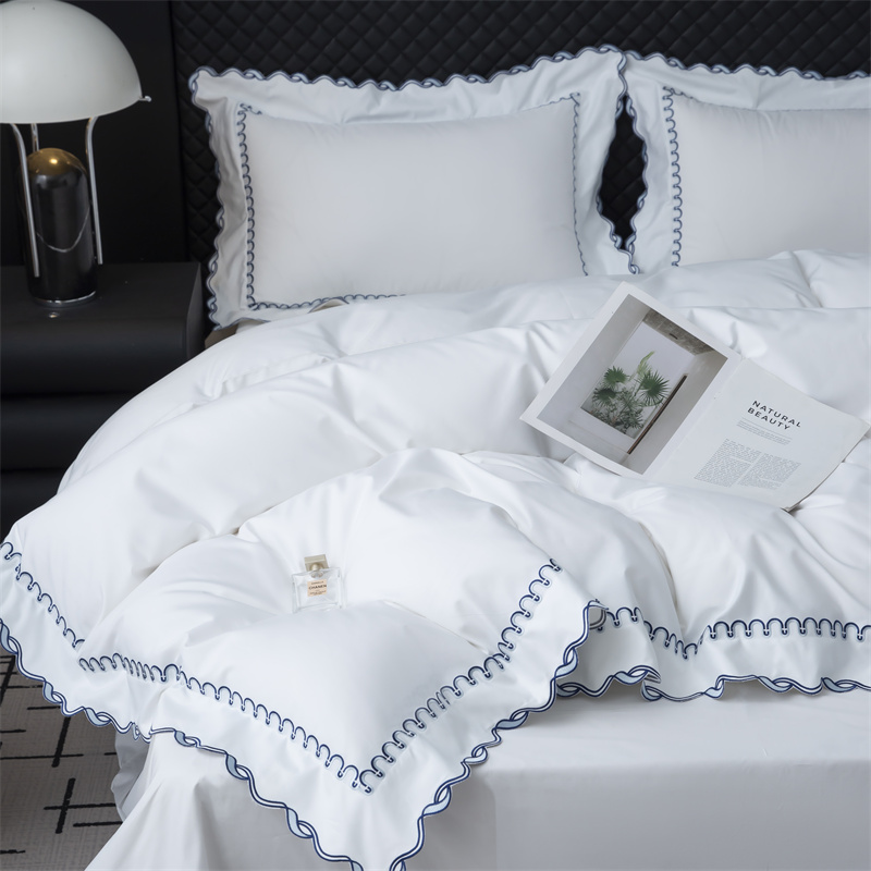 سرویس روتختی ساتین نخی 350TC طرح برش گلدوزی نفیس سرویس روتختی ساتین نخی 350TC طرح برش گلدوزی نفیس