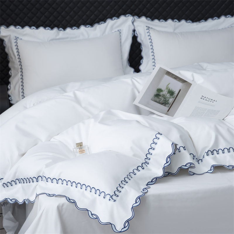 سرویس روتختی ساتین نخی 350TC طرح برش گلدوزی نفیس سرویس روتختی ساتین نخی 350TC طرح برش گلدوزی نفیس