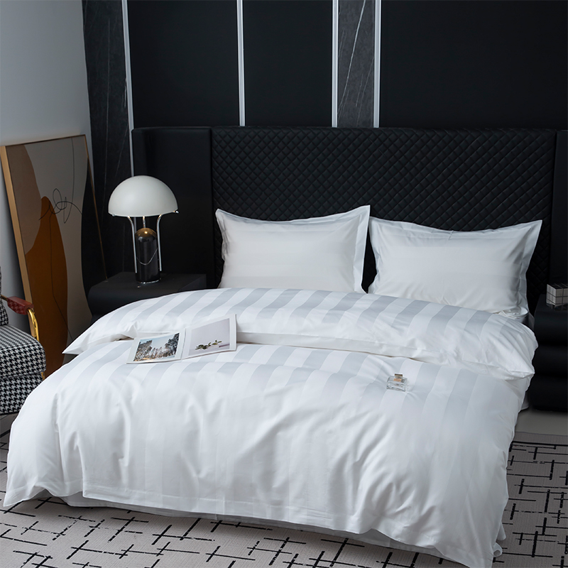 سرویس خواب هتلی پنج ستاره 7 سانتی متری ساتین استریپ ساده سفید 750TC 100% پنبه ای سرویس خواب هتلی پنج ستاره 7 سانتی متری ساتین استریپ ساده سفید 750TC 100% پنبه ای