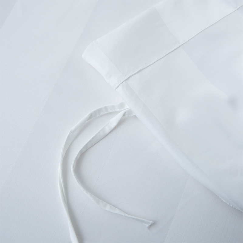 سرویس خواب هتلی پنج ستاره 7 سانتی متری ساتین استریپ ساده سفید 750TC 100% پنبه ای سرویس خواب هتلی پنج ستاره 7 سانتی متری ساتین استریپ ساده سفید 750TC 100% پنبه ای